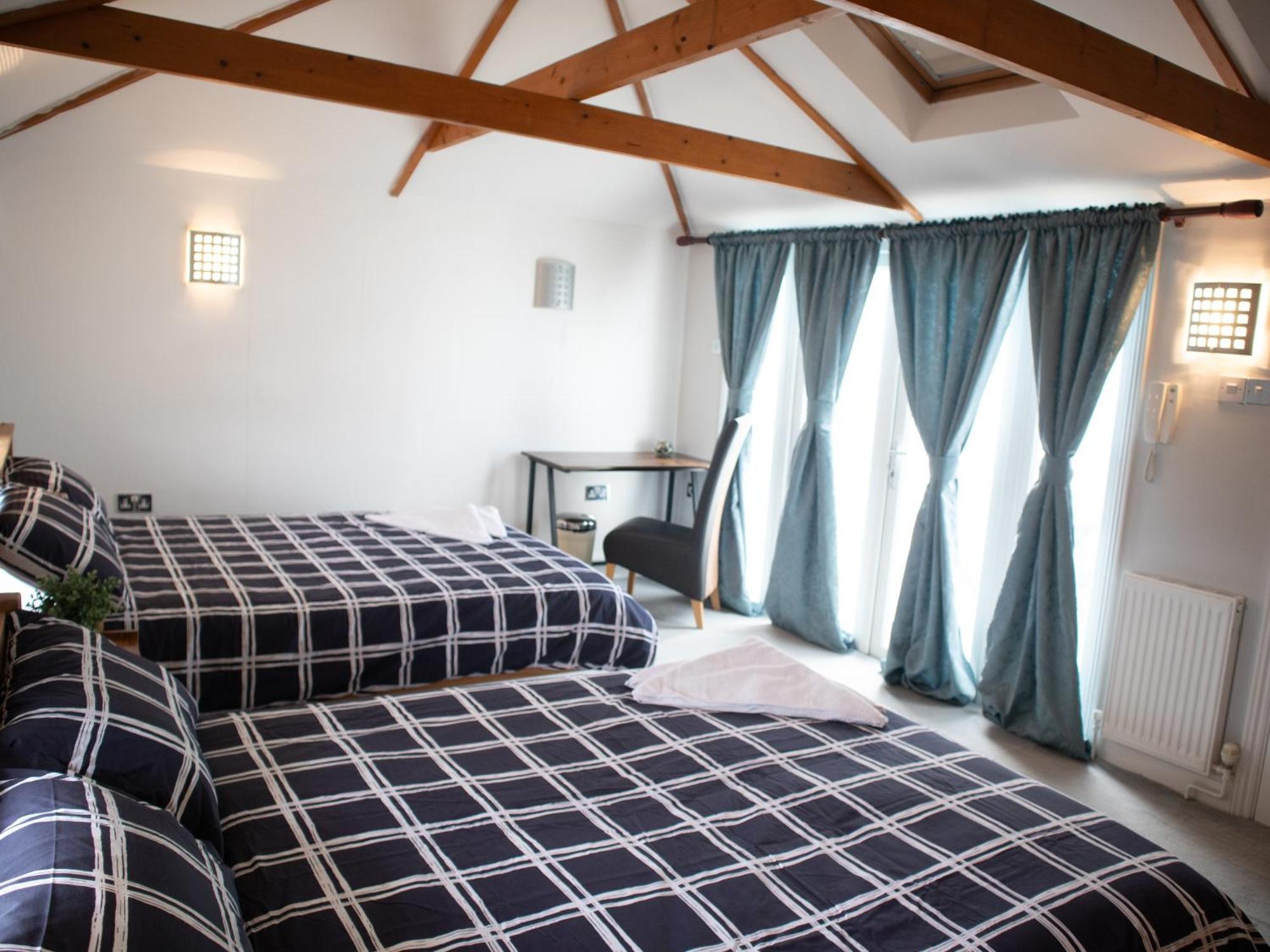Bright Private Terrace - Free Private Parking - Tv - Wifi - Netflix Lägenhet London Borough of London Borough of Croydon Exteriör bild