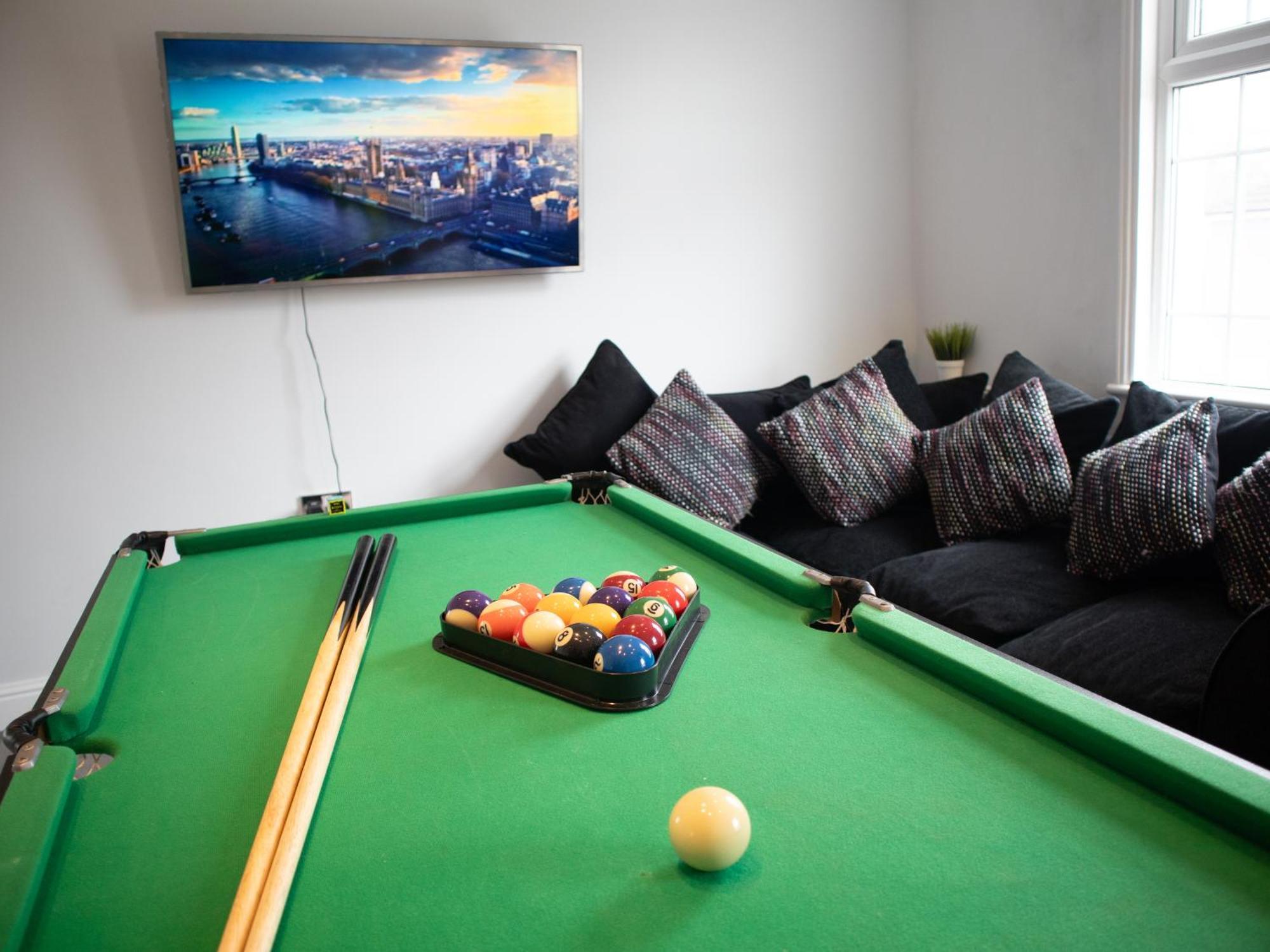 Bright Private Terrace - Free Private Parking - Tv - Wifi - Netflix Lägenhet London Borough of London Borough of Croydon Exteriör bild