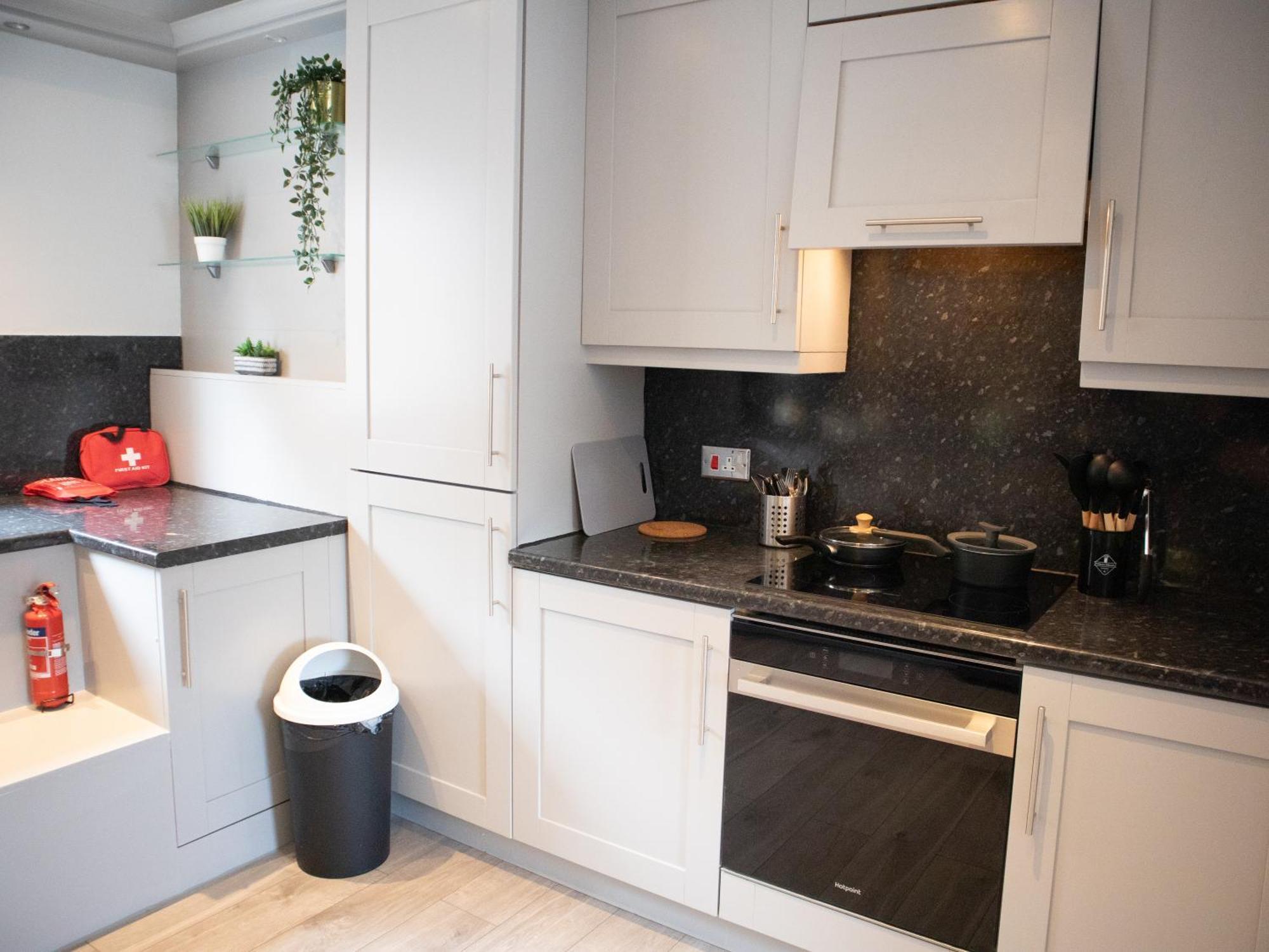 Bright Private Terrace - Free Private Parking - Tv - Wifi - Netflix Lägenhet London Borough of London Borough of Croydon Exteriör bild
