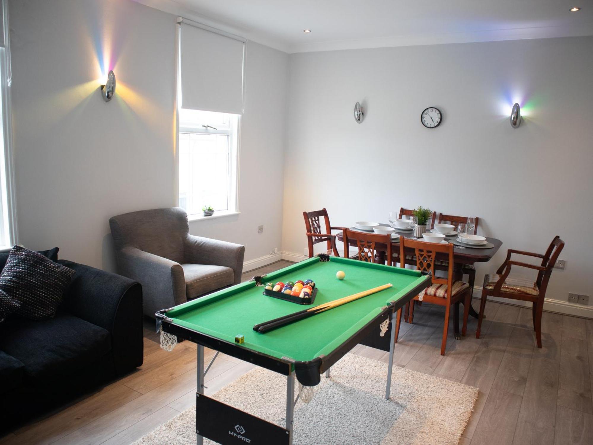 Bright Private Terrace - Free Private Parking - Tv - Wifi - Netflix Lägenhet London Borough of London Borough of Croydon Exteriör bild